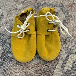 Piper Finn Lace Up Hard Sole Oxfords Mustard Yellow Suede Shoes Moccasins